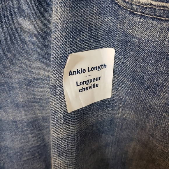 NWT plus size Old Navy Rockstar Super Skinny ankle length distressed jeans - Picture 4 of 7